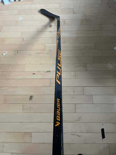 NEW Senior Bauer Pulse Left Hand P92 77 Flex Hockey Stick
