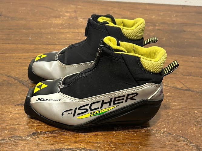 Fischer XJ Sprint Kids Cross Country SNS Ski Boots US Childrens size 1 and EU 32