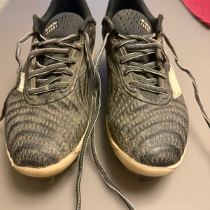 Black Men's Size M 7.5 (W 8.5) New Balance Molded Cleats (Used)