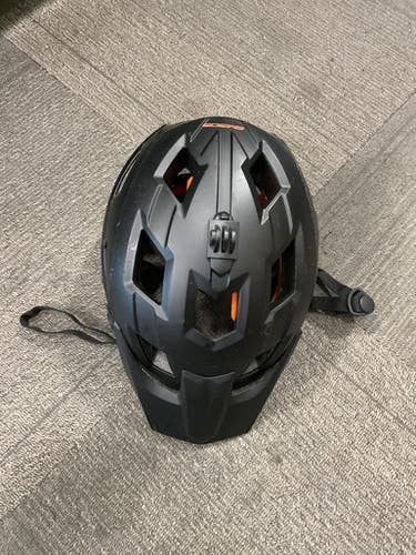 Used Mongoose CM303 Bike Helmet Black M/L 11614-S000228678