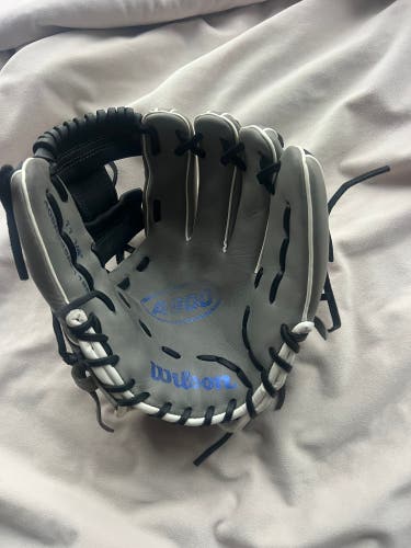 2024 Wilson A900 RH Baseball Glove 11.25" (Used)