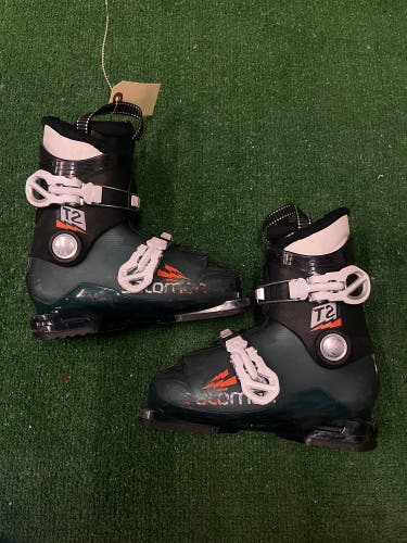 Mondo 20 & 20.5 Kid's Salomon T2 Ski Boots 2 Buckle (Used)