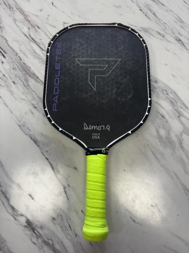PADDLETEK BANTAM ESQ-C Pickleball Paddle 14.3 mm White - Used Demo