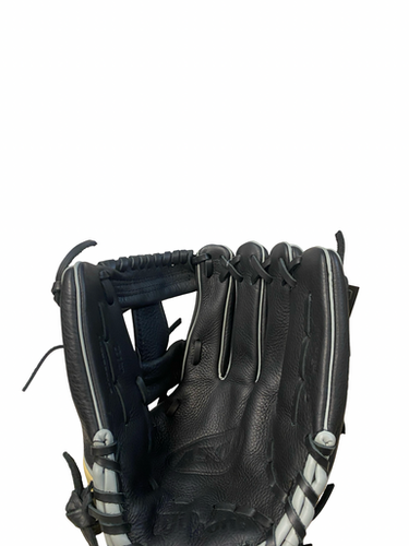 Used Wilson A500 BB/SB Glove RH Throw Black 11 1/2" 11706-S000370160
