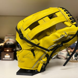 Mizuno Global Elite RH Outfield Baseball Glove 12.75" black lace swap.