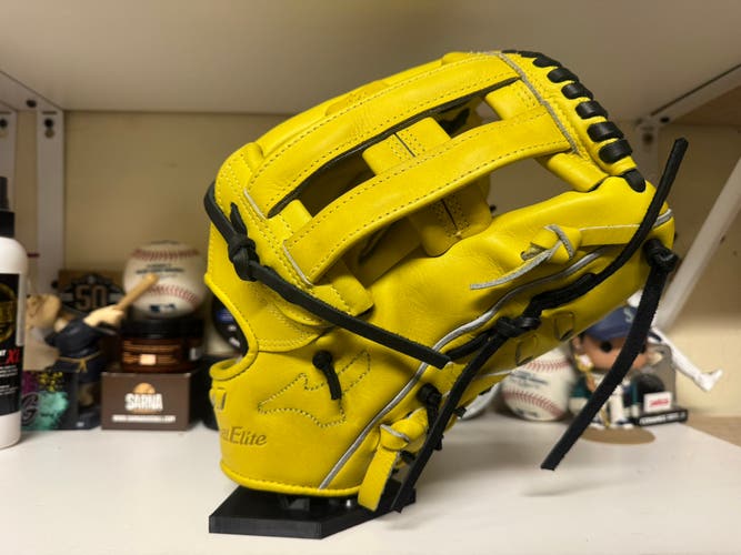 Mizuno Global Elite RH Outfield Baseball Glove 12.75" black lace swap.