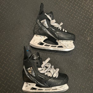 True Pro Custom Hockey Skates Regular Width 8 (Used)