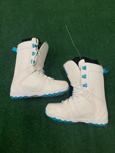 Women's Size 9.0 DC Phase Snowboard Boots (Used)