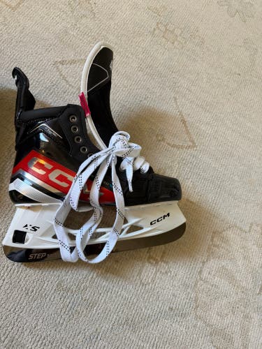 2023 CCM JetSpeed FT6 Pro Hockey Skates Regular Width Pro Stock 8.75 (New)