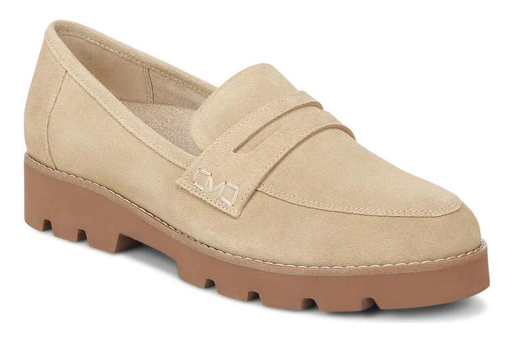 Vionic Cheryl II Loafers Women's 8.5 Beige Suede Moc Toe Slip-On Shoes GAL981