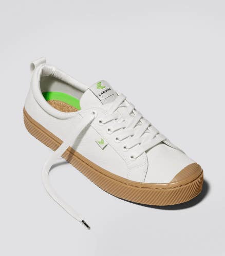 Cariuma OCA Low Sneakers Women's 8 Off White Gum Canvas Lifestyle Shoes GAL1718