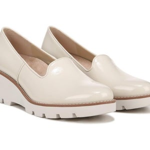 Vionic Willa I7294L4100 Loafers Women's US 6.5 Cream Patent Wedge Shoes GAL1086