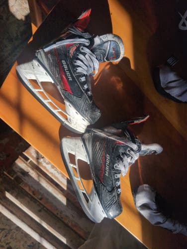 Bauer Vapor X5 Pro Hockey Skates 13.5 (Used)