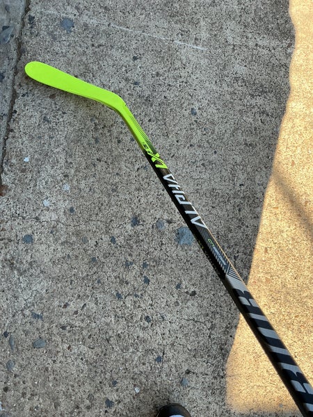 Youth Warrior Alpha LX Pro Left Hand Hockey Stick W03 20 Flex (Used) 3492
