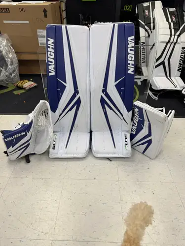 MINT 30"+2+ Vaughn SLR4 Pro Regular Goalie Full Set (Used)