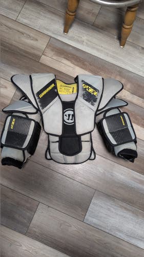 Small / Medium Warrior RX3E+ Goalie Chest Protector (Used)