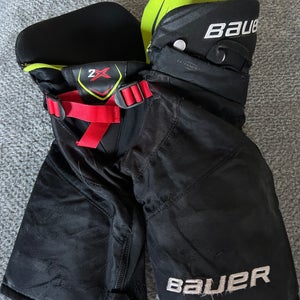 Junior Small Bauer Vapor 2X Hockey Pants (Used)