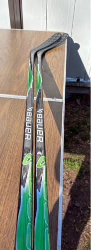 Intermediate Bauer Vapor FlyLite Right Handed Hockey Stick P92 65 Flex (New)