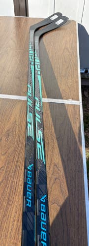 Intermediate Bauer Pulse Right Handed Hockey Stick P92 55 Flex (New)