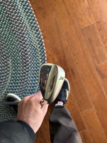 Men's Titleist Right Handed Wedge 60 Degree (Used)