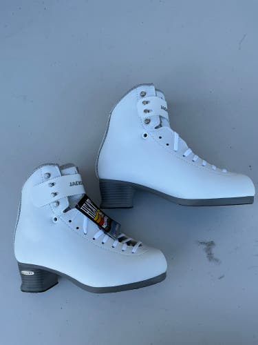 White Jackson Ultima Debut Figure Skates Size 5.5 W (New) 8819 ES2