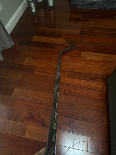 Intermediate Bauer Nexus Tracer Right Handed Hockey Stick P28 55 Flex (New)