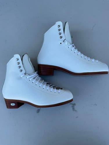 Riedell Motion 255 Figure Skates B Adult 8 (New) 3232 ES1