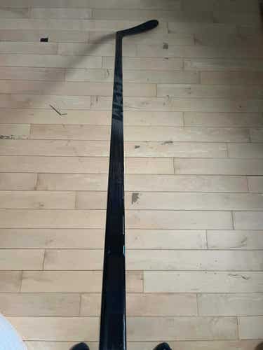 New Intermediate P28 55 Flex CCM Silver Trigger 10 Pro Right Handed Hockey Stick