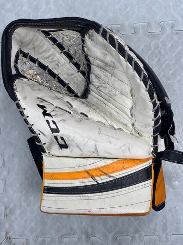 Senior CCM Extreme Flex 400 Goalie Catcher I Regular