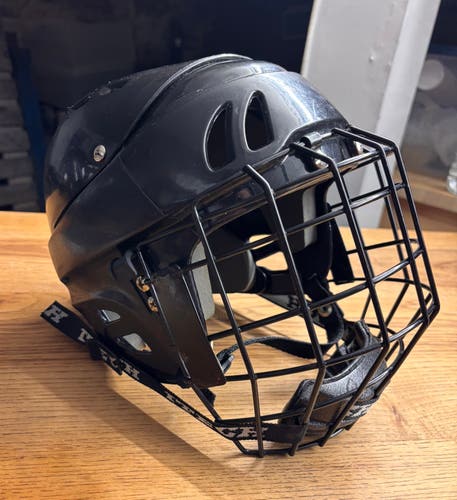 Mission M-15 Helmet & Itech Cage - Senior/Large (Used/Good Condition)