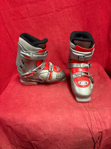 Ski Boots: Mondo 24 & 24.5 Unisex Dalbello Ski Boots (Used)