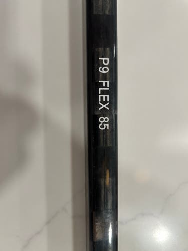 Senior Pro Blackout Right Handed Hockey Stick P9 85 Flex (Used)
