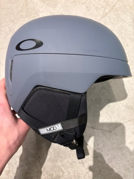 Gray Oakley MOD 3 BOA Mips Helmet | Small (New)