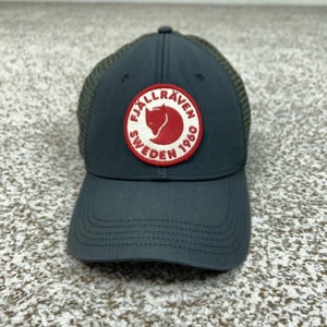 Fjallraven Hat Cap Snap Back Mens Large Green Gray Mesh Trucker Fox Logo Outdoor