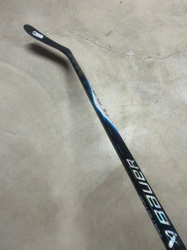 Intermediate Bauer Vapor FlyLite Left Hand Hockey Stick P28 55 Flex (New)