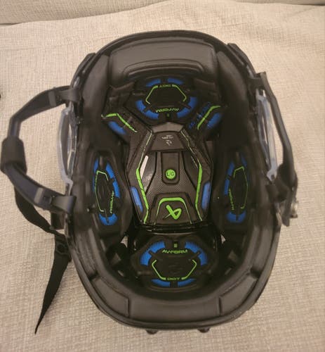 Large Bauer Re-Akt 155 Helmet (Used)