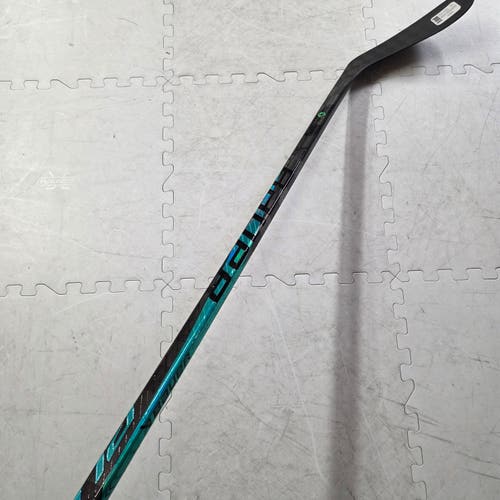 Single-Bauer Pulse RH P28 70 Flex Hockey Stick (New)
