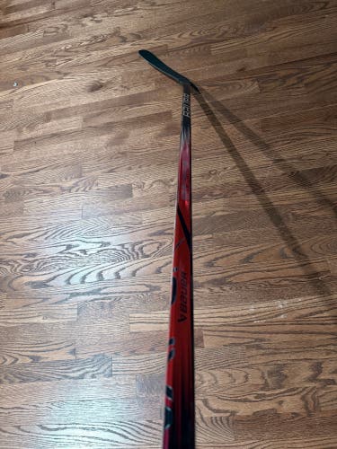 Red Junior Bauer Vapor Hyperlite 2 Left Hand Hockey Stick P92 40 Flex (Used)