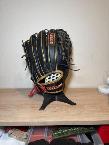 Wilson A2000 RH Softball Glove 12.5" (Used)