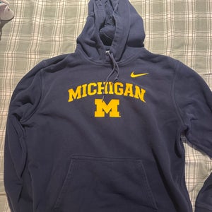 Michigan Men's XL Nike Sweatshirt (Used)