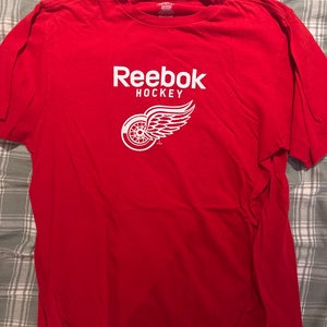 Detroit red wings Reebok hockey tshirt large