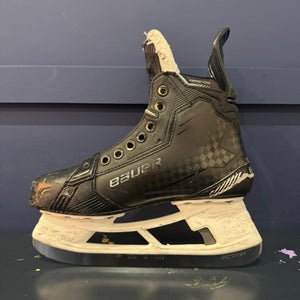 2024 Bauer Supreme Shadow Hockey Skates Wide Width Size 5 (Used)