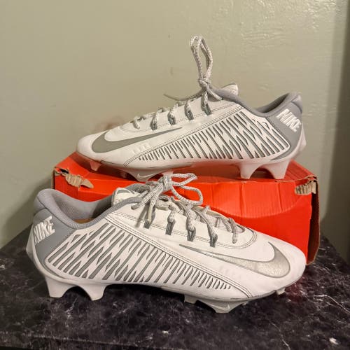Men's 11.5 Nike Vapor Edge 360 VC Low Top Turf Cleats white
