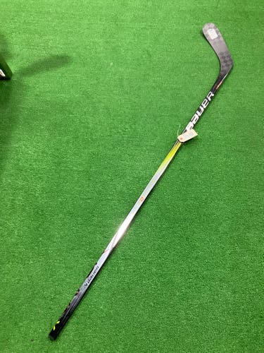 Intermediate Bauer Vapor Hyperlite 2 Hockey Stick Left Handed P92 55 Flex (Used)
