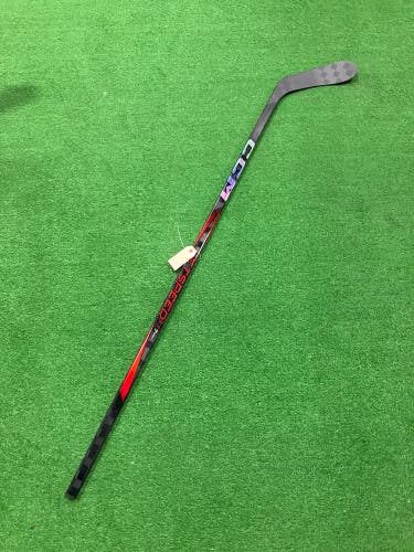Junior CCM JetSpeed FT7 Pro Hockey Stick Right Handed P28 50 Flex (New)