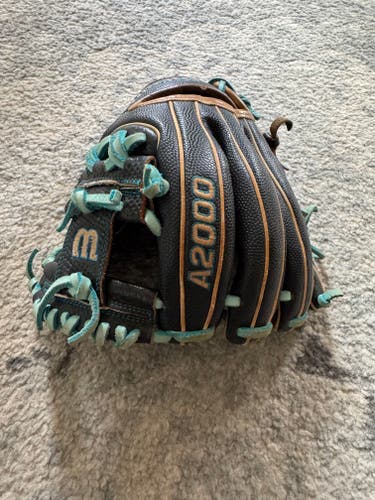 Infield RH Wilson A2000 Baseball Glove 11.5" (Used)