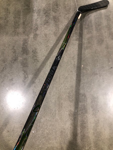 Junior Bauer Vapor FlyLite Hockey Stick Right Handed P92 50 Flex (Used)