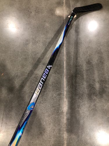Junior Bauer Vapor FlyLite Hockey Stick Right Handed P92 50 Flex (Used)