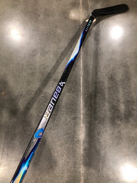 Junior Bauer Vapor FlyLite Hockey Stick Right Handed P92 50 Flex (Used)