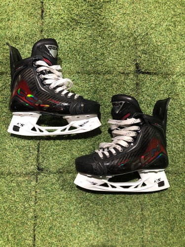 Intermediate CCM JetSpeed FT8 Pro Hockey Skates Size 4.0 | CCM Regular Fit (Used)